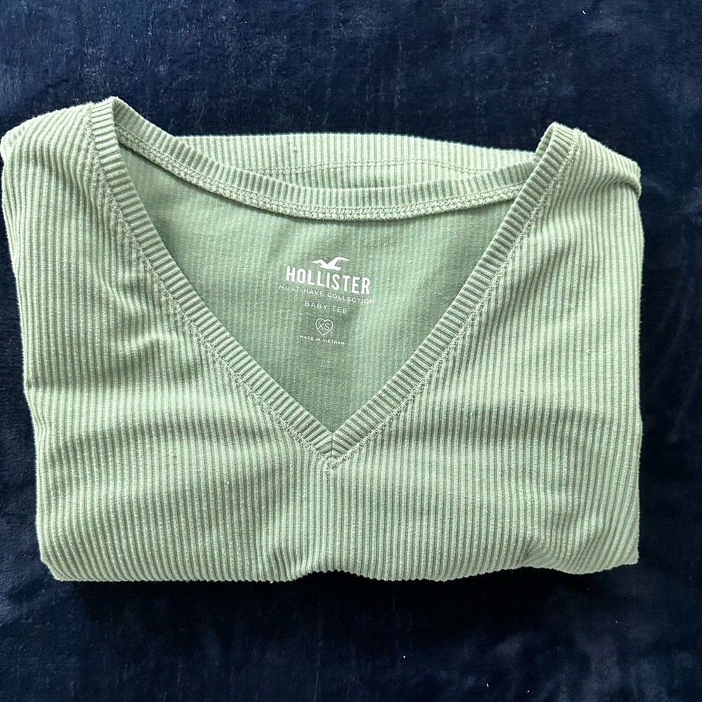 hollister ribbed baby tee, size xs